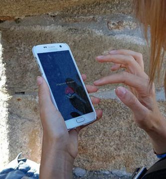 Jugadora de Pokemon Go